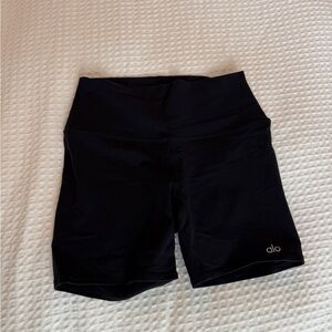 ALO Yoga Women's Black Bike Shorts